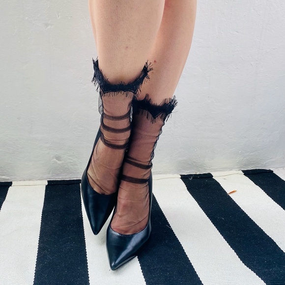 New! Lace Trim Sheer Socks - Picture 7 of 12